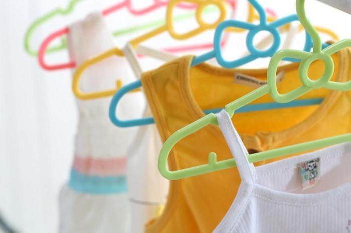 Bow-Knot Plastic Hanger for Babies and Kids Clothes (0-4 years, 10 pieces per pack) - Image 3