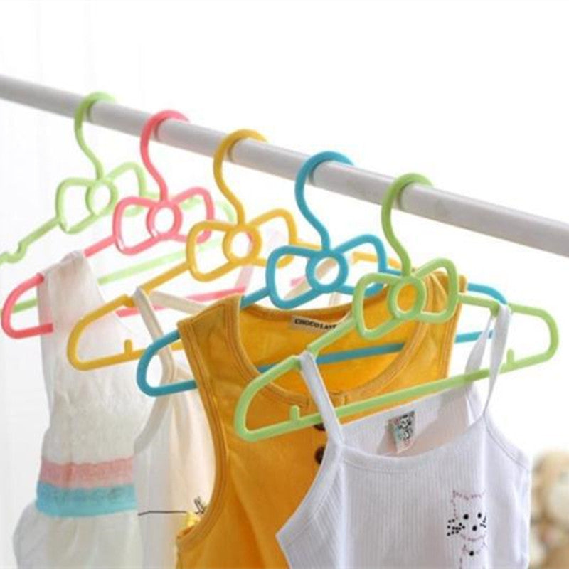 Bow-Knot Plastic Hanger for Babies and Kids Clothes (0-4 years, 10 pieces per pack) - Image 2
